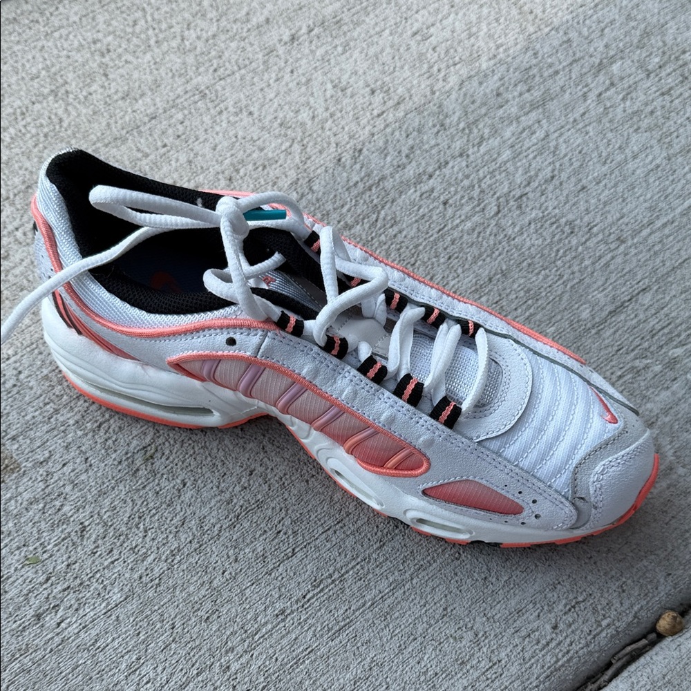 Stylish White and Pink Women's Sneakers